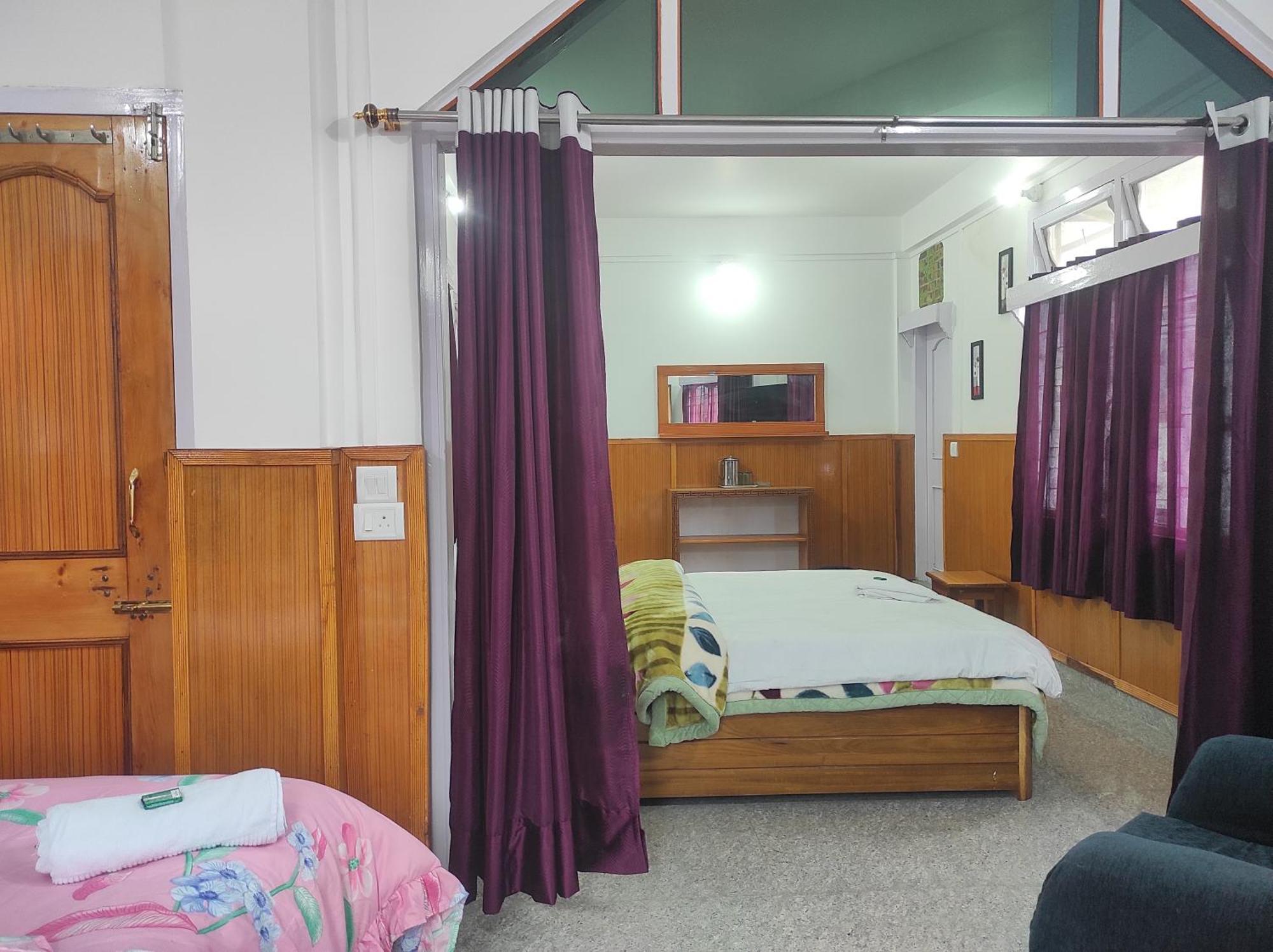 Hotel Tawang Regency Exterior foto