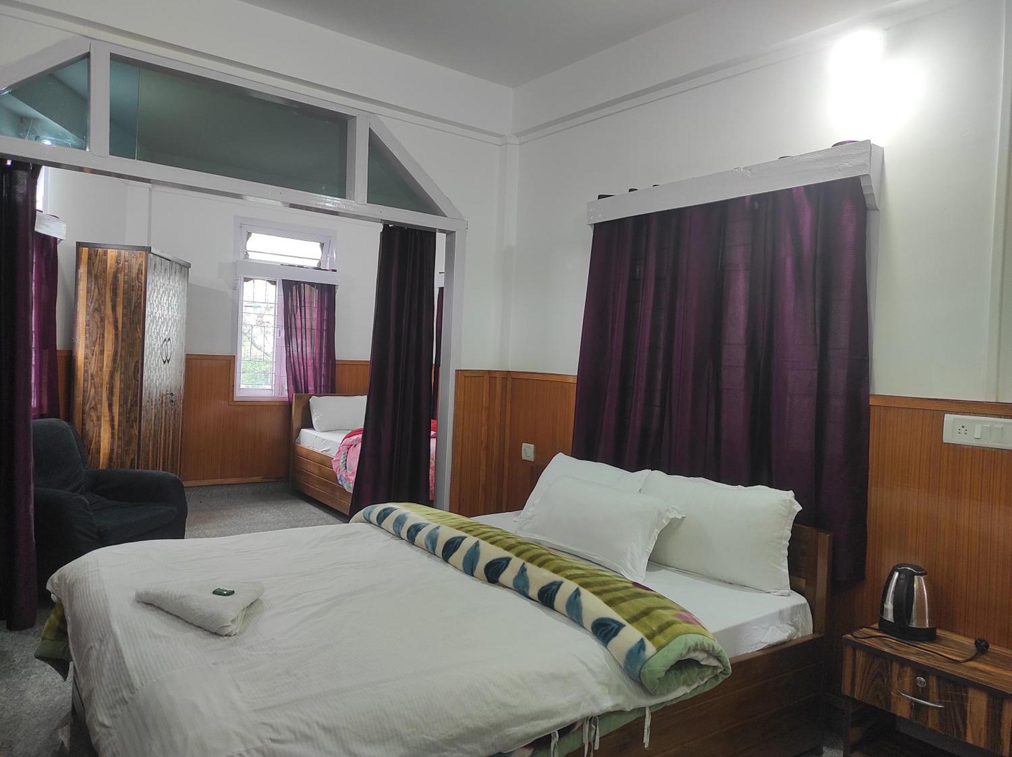 Hotel Tawang Regency Exterior foto