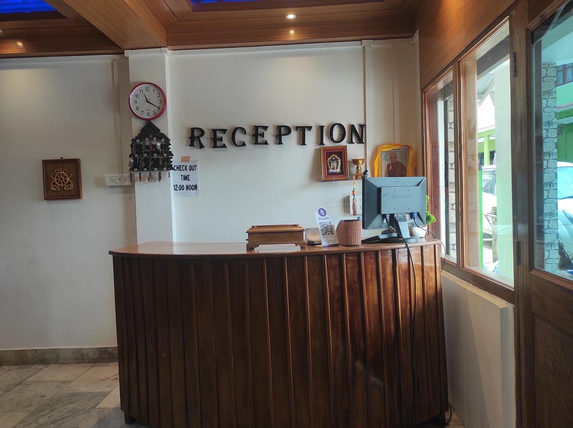 Hotel Tawang Regency Exterior foto